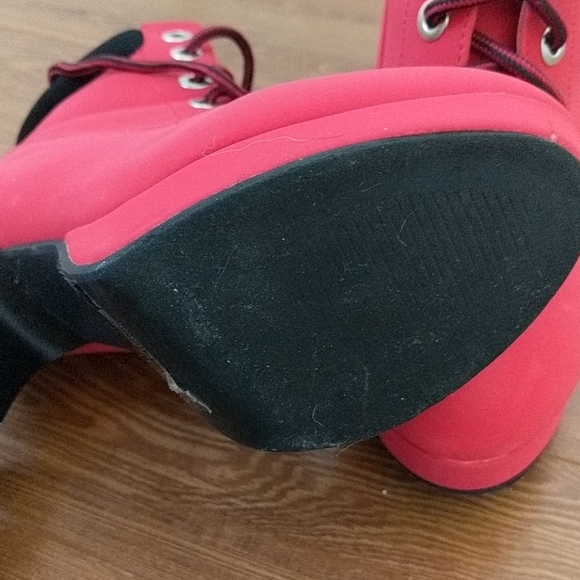 High heels - Picture 3 of 4